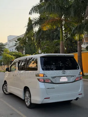 Toyota Vellfire 2011 Off white