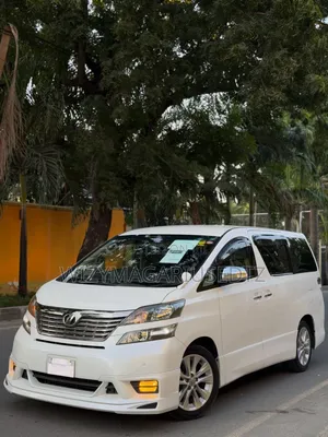 Toyota Vellfire 2011 Off white
