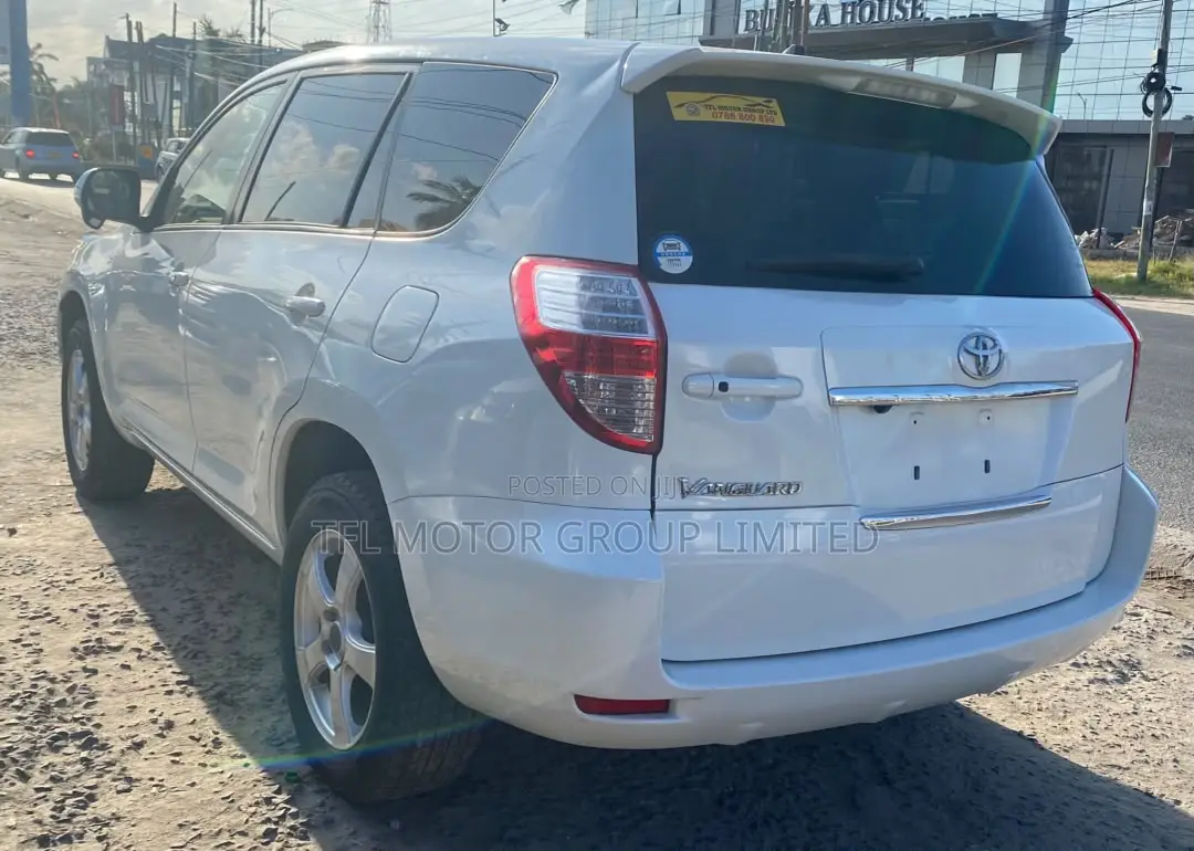 Toyota Vanguard 2008 White