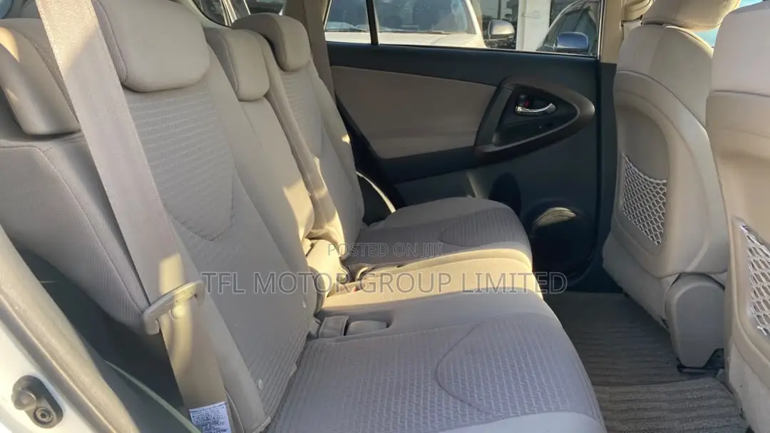 Toyota Vanguard 2008 White