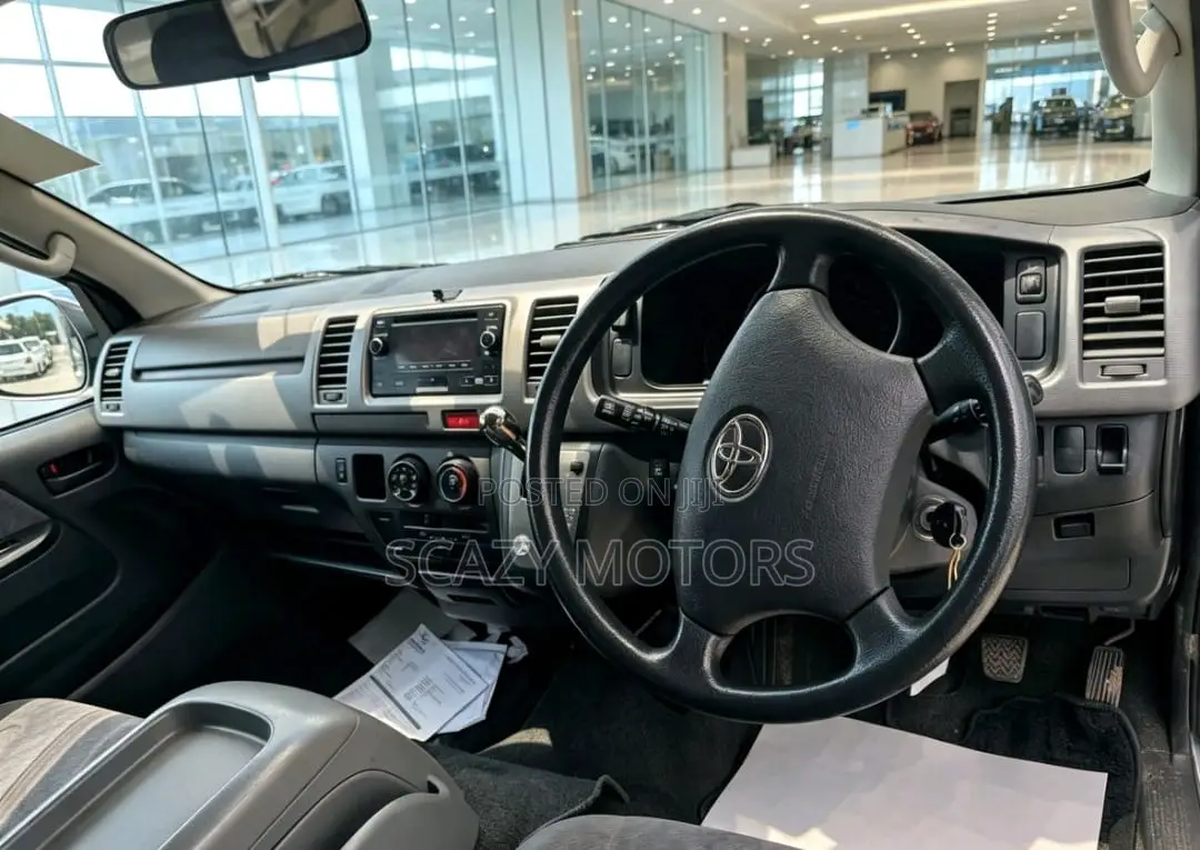 Toyota HiAce 2010 Black