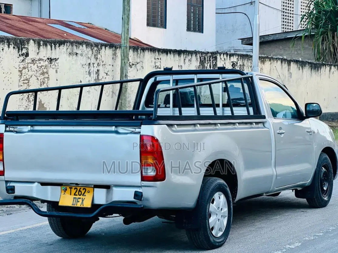 Toyota Hilux 2009 Silver