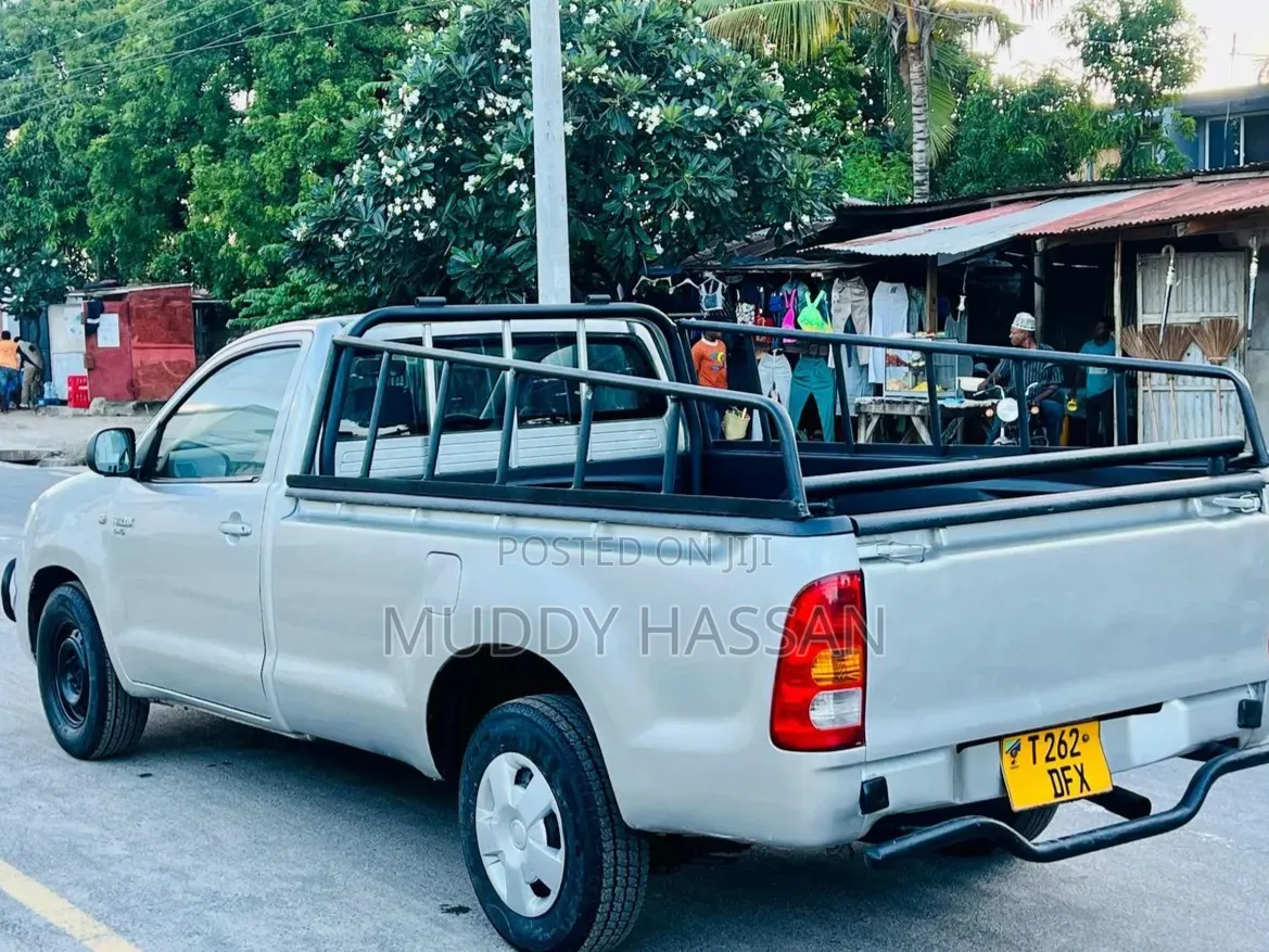 Toyota Hilux 2009 Silver