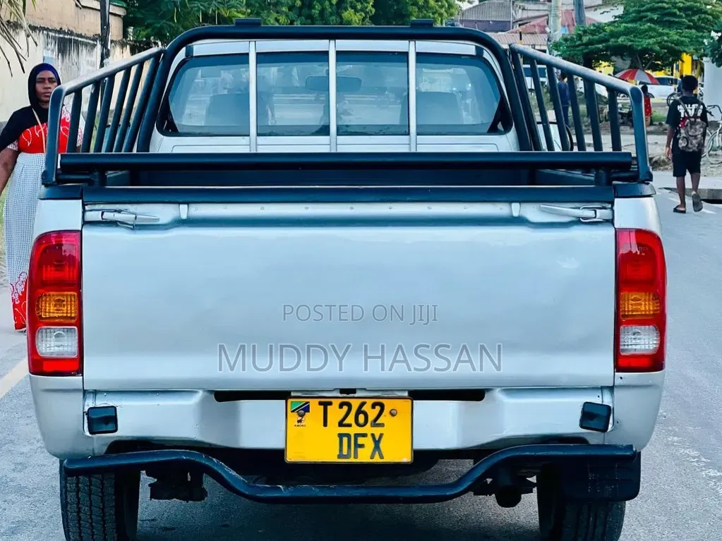 Toyota Hilux 2009 Silver