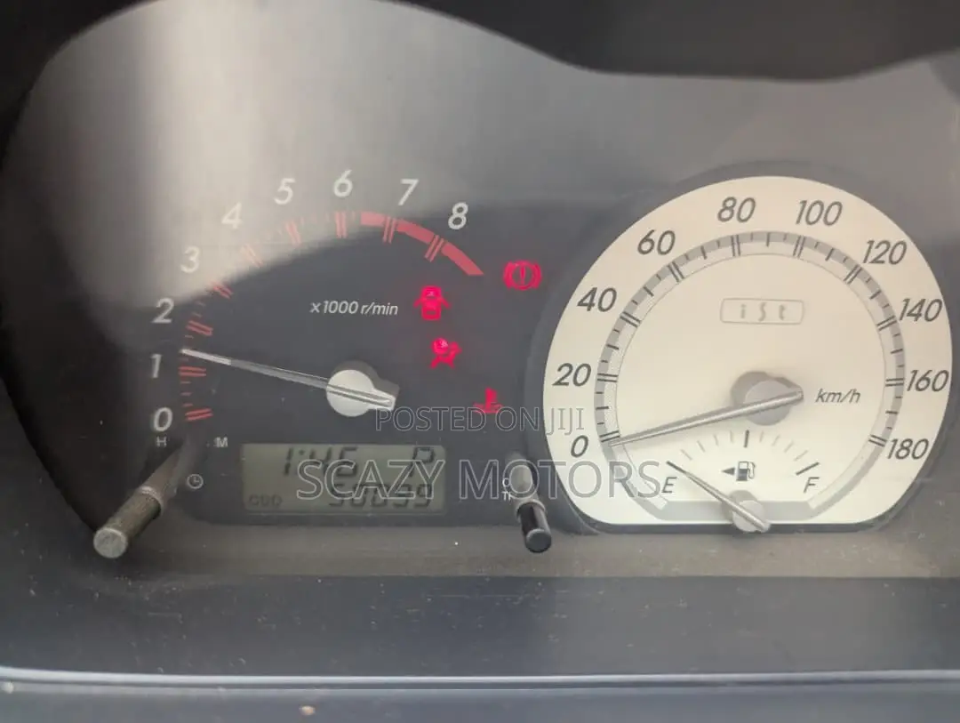 Toyota IST 2005 Silver