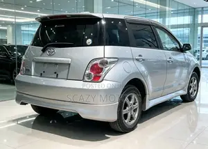 Toyota IST 2005 Silver