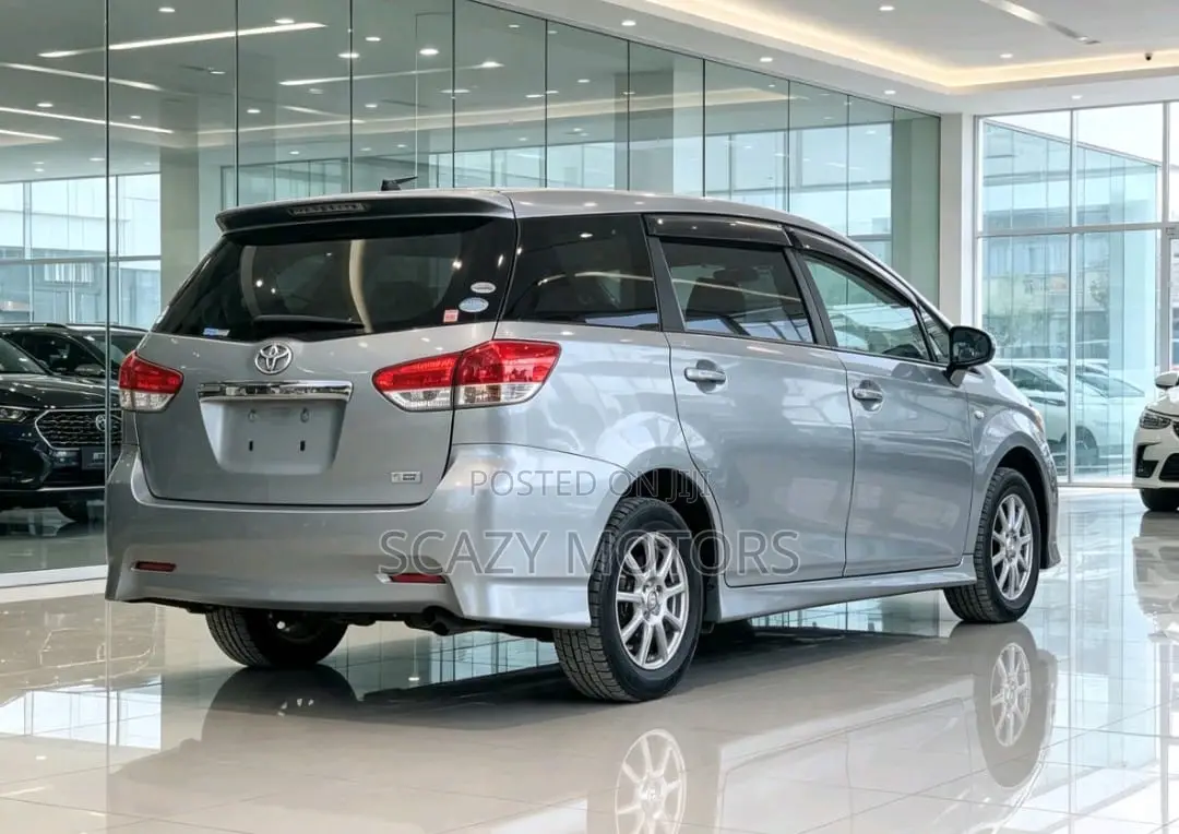 Toyota Wish 2010 Silver