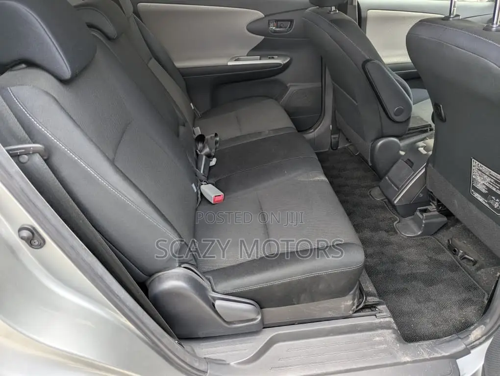 Toyota Wish 2010 Silver