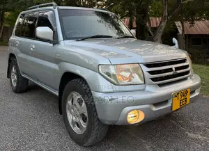 Mitsubishi Pajero 2000i IO 2005 Silver