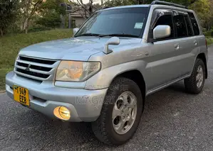 Mitsubishi Pajero 2000i IO 2005 Silver