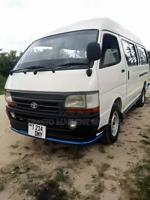 Toyota HiAce 2000 White