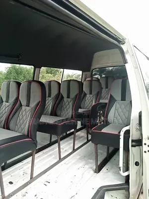 Toyota HiAce 2000 White