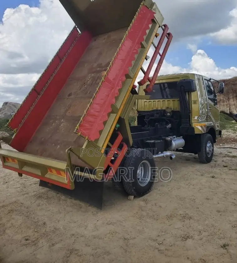 Mitsubishi Fuso Tipper