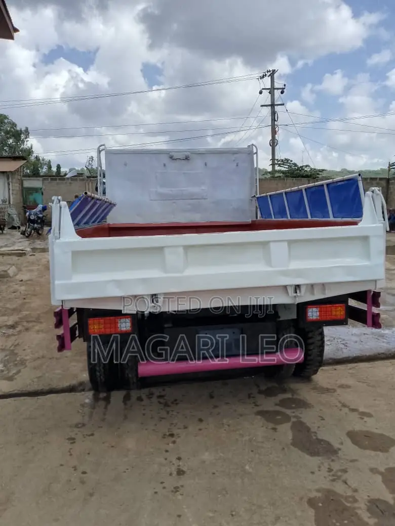Mitsubishi Fuso Tipper