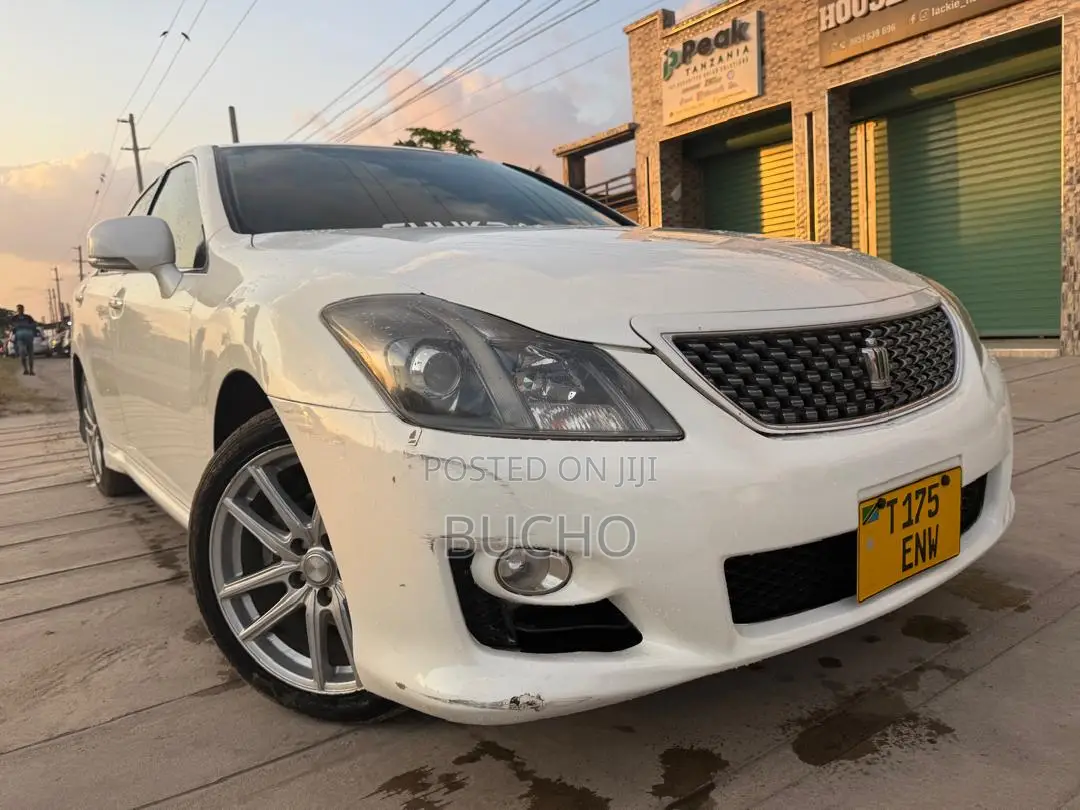 Toyota Crown 2009 White