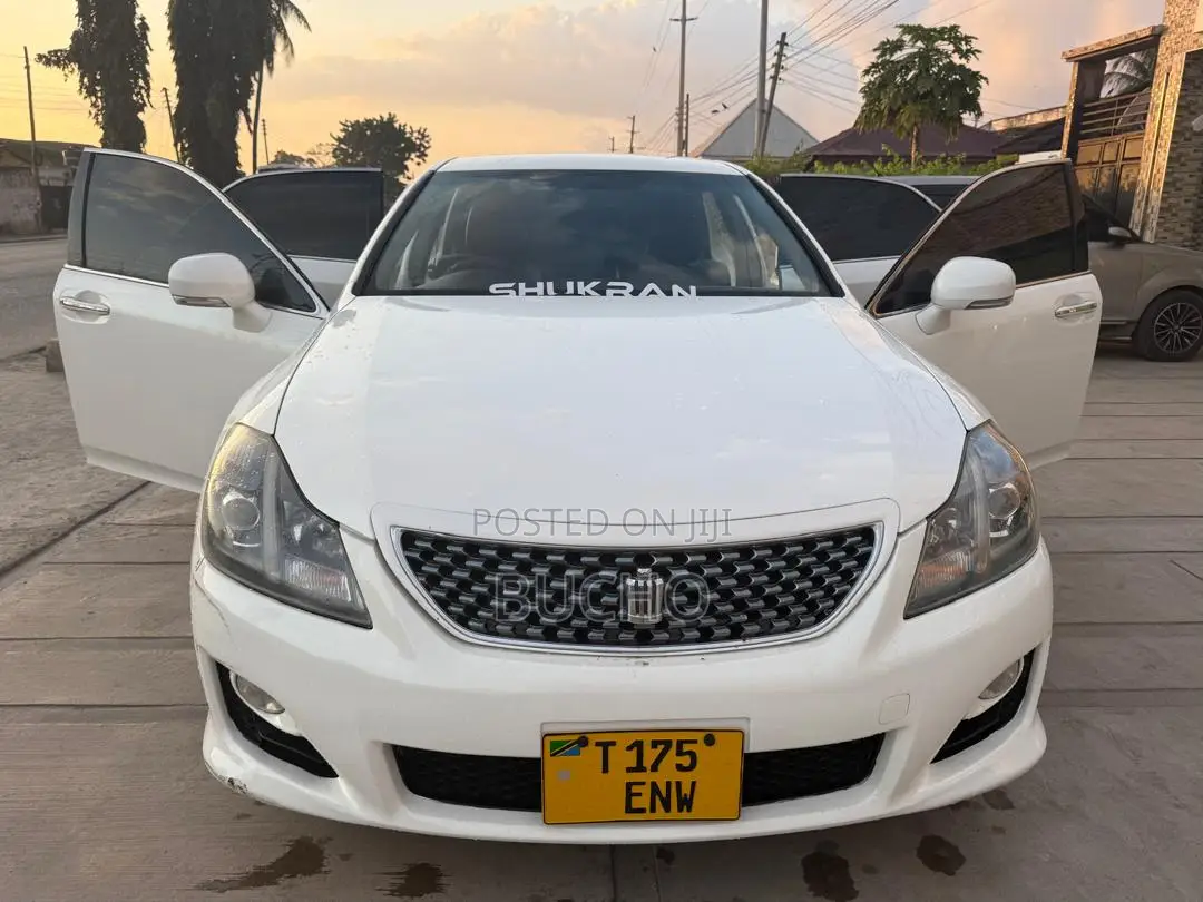 Toyota Crown 2009 White
