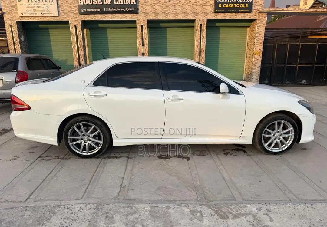Toyota Crown 2009 White