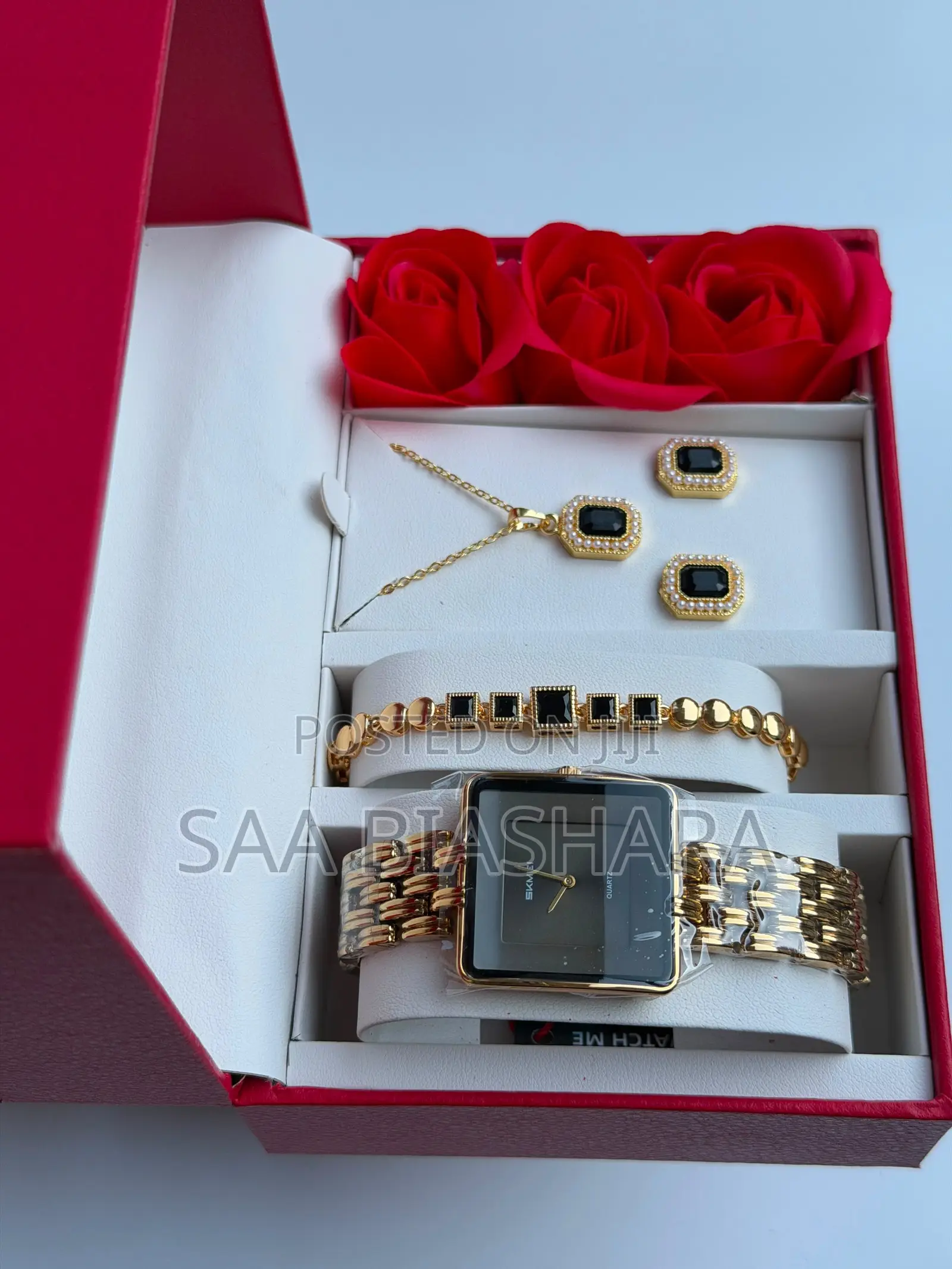 Skmei Gold and Black Ladies Set for Girlfriends Day Gift