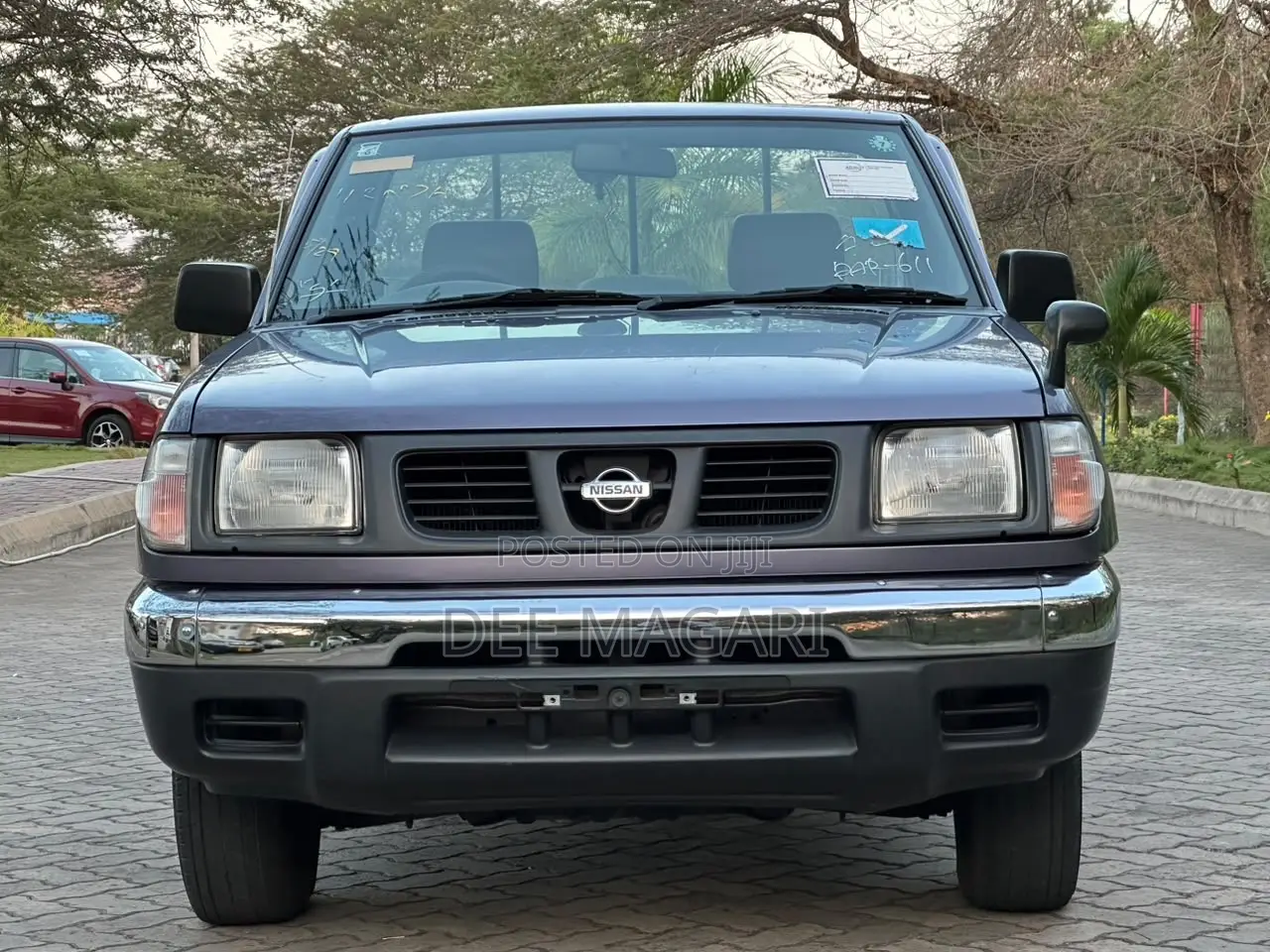 Nissan NP300 2001 Gray