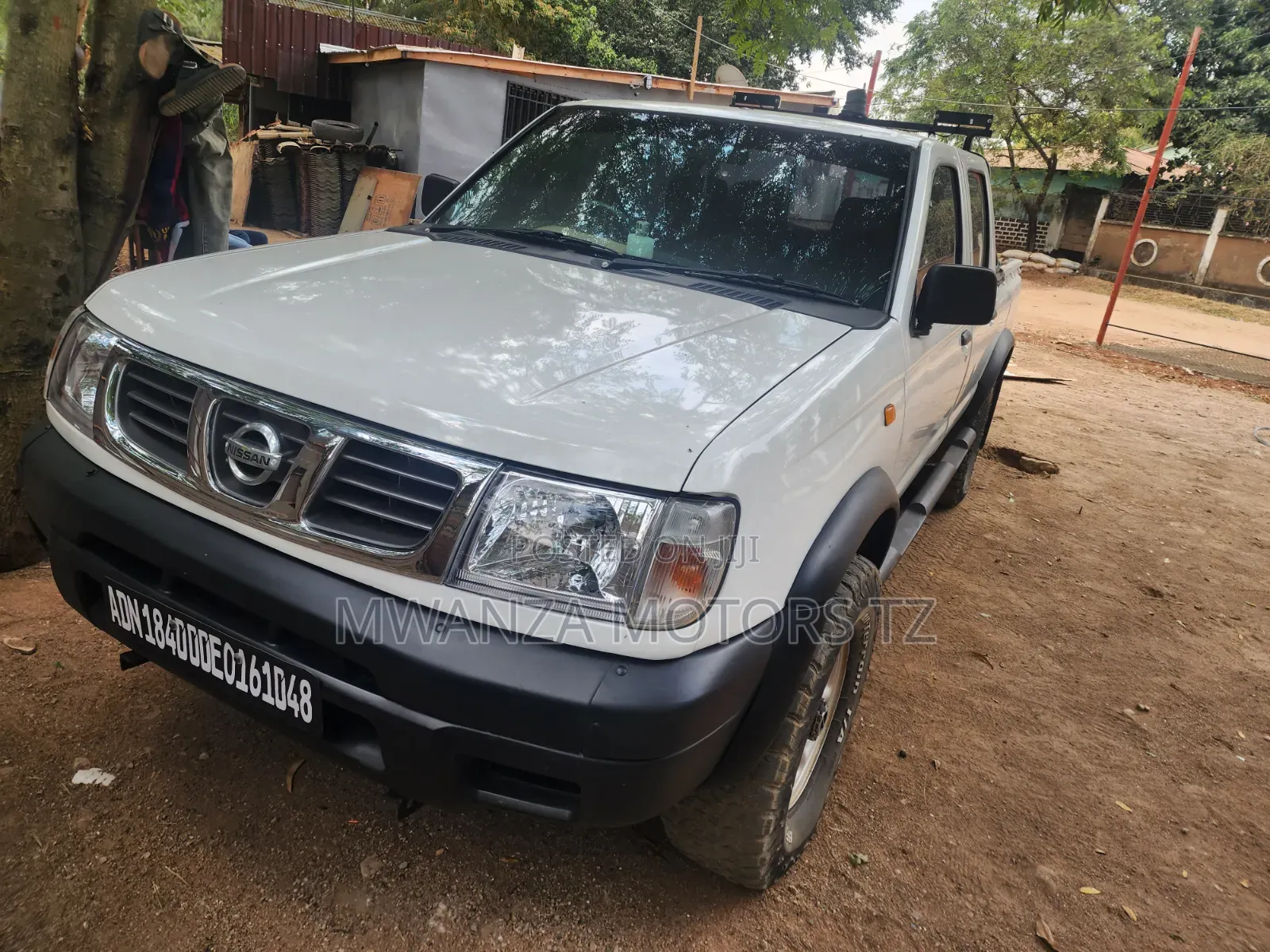 Nissan Hardbody 2016 White