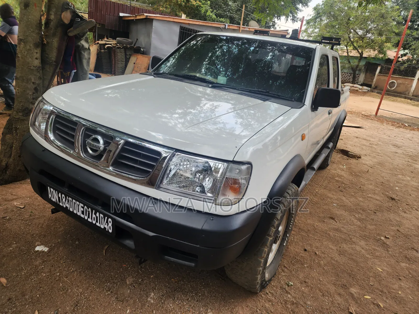 Nissan Hardbody 2016 White