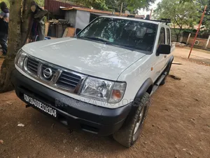 Nissan Hardbody 2016 White