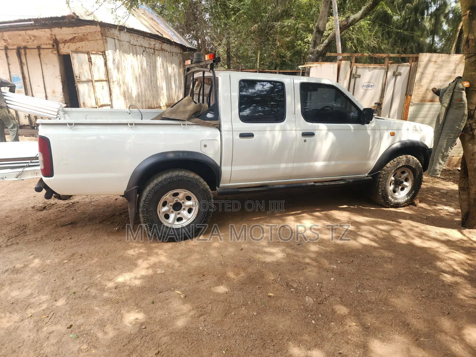 Nissan Hardbody 2016 White