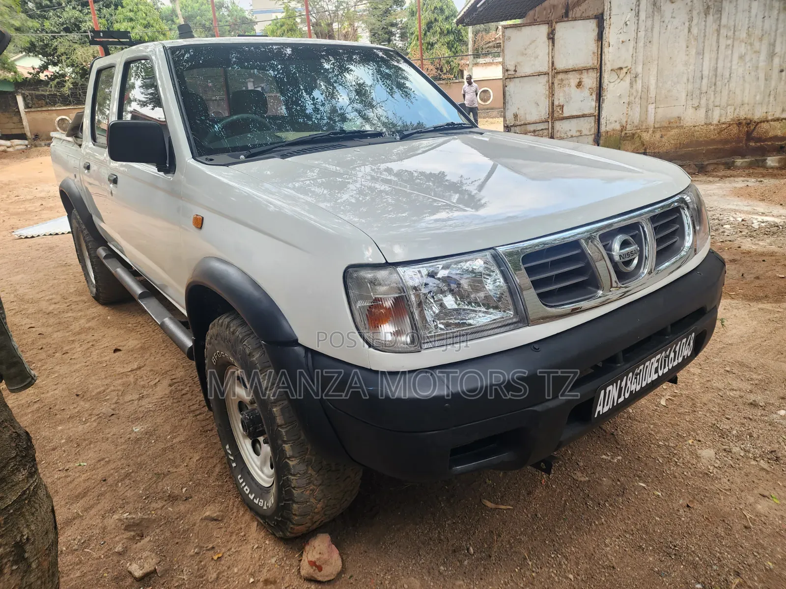 Nissan Hardbody 2016 White