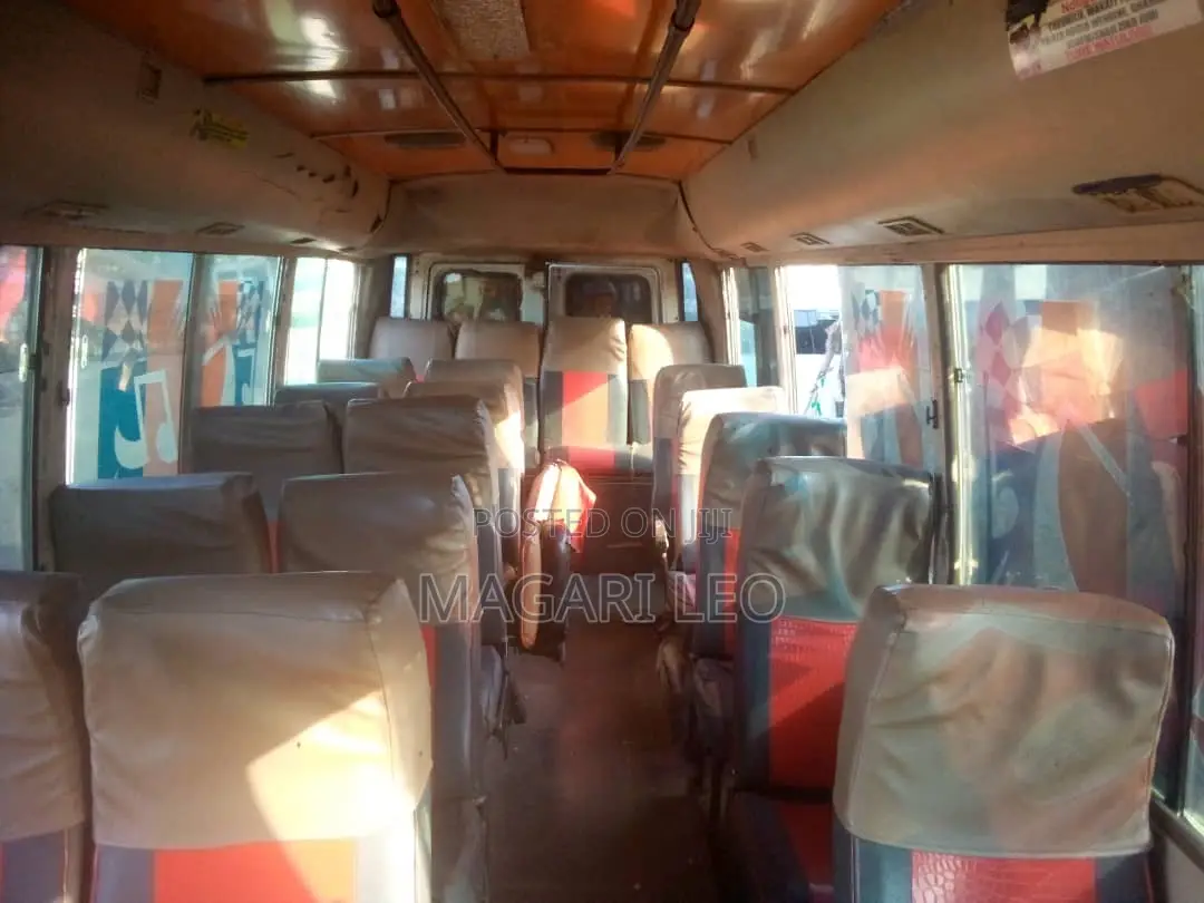 Mitsubishi Fuso Rosa 2004 White