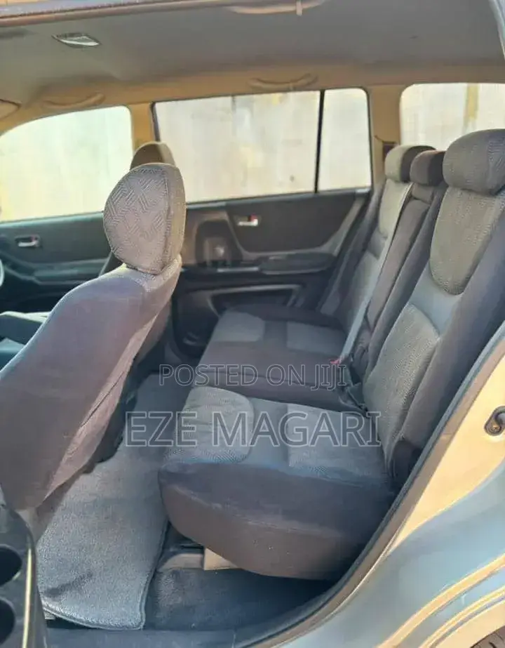Toyota Kluger 2002 Silver