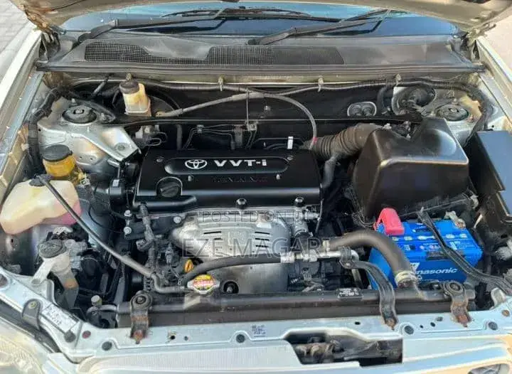 Toyota Kluger 2002 Silver