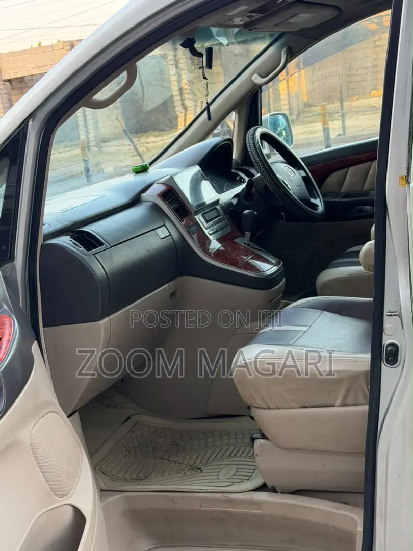 Toyota Alphard 2005 Silver