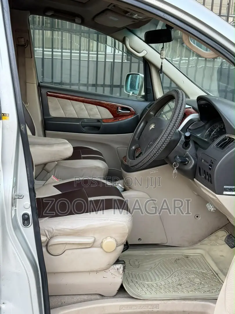 Toyota Alphard 2005 Silver