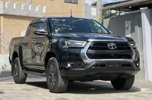 Toyota Hilux 2024 Black