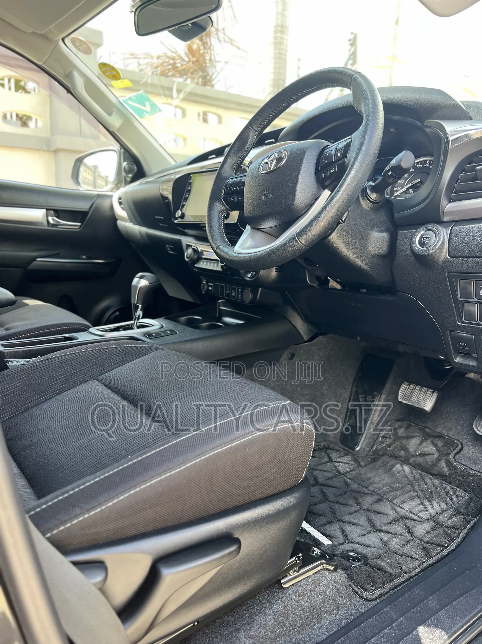 Toyota Hilux 2024 Black