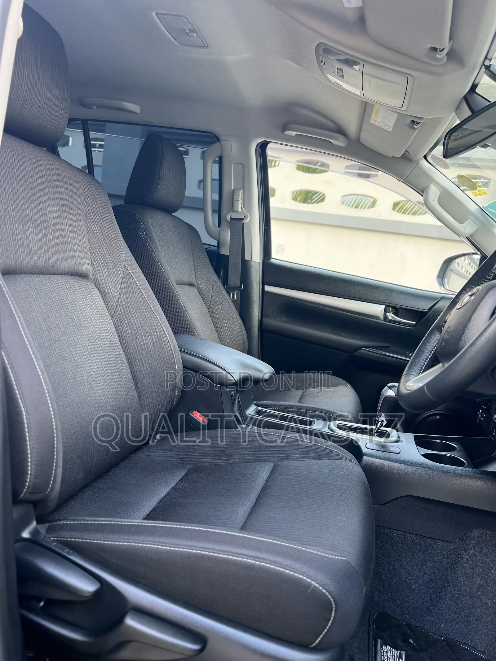 Toyota Hilux 2024 Black