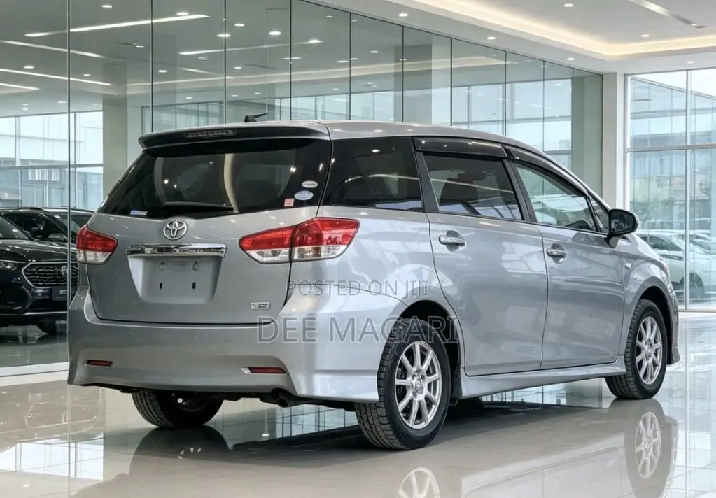 Toyota Wish 2010 Silver