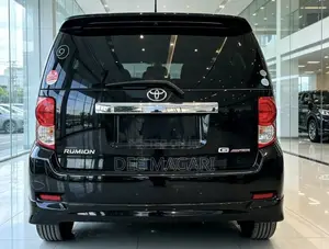Toyota Corolla Rumion 2008 Black