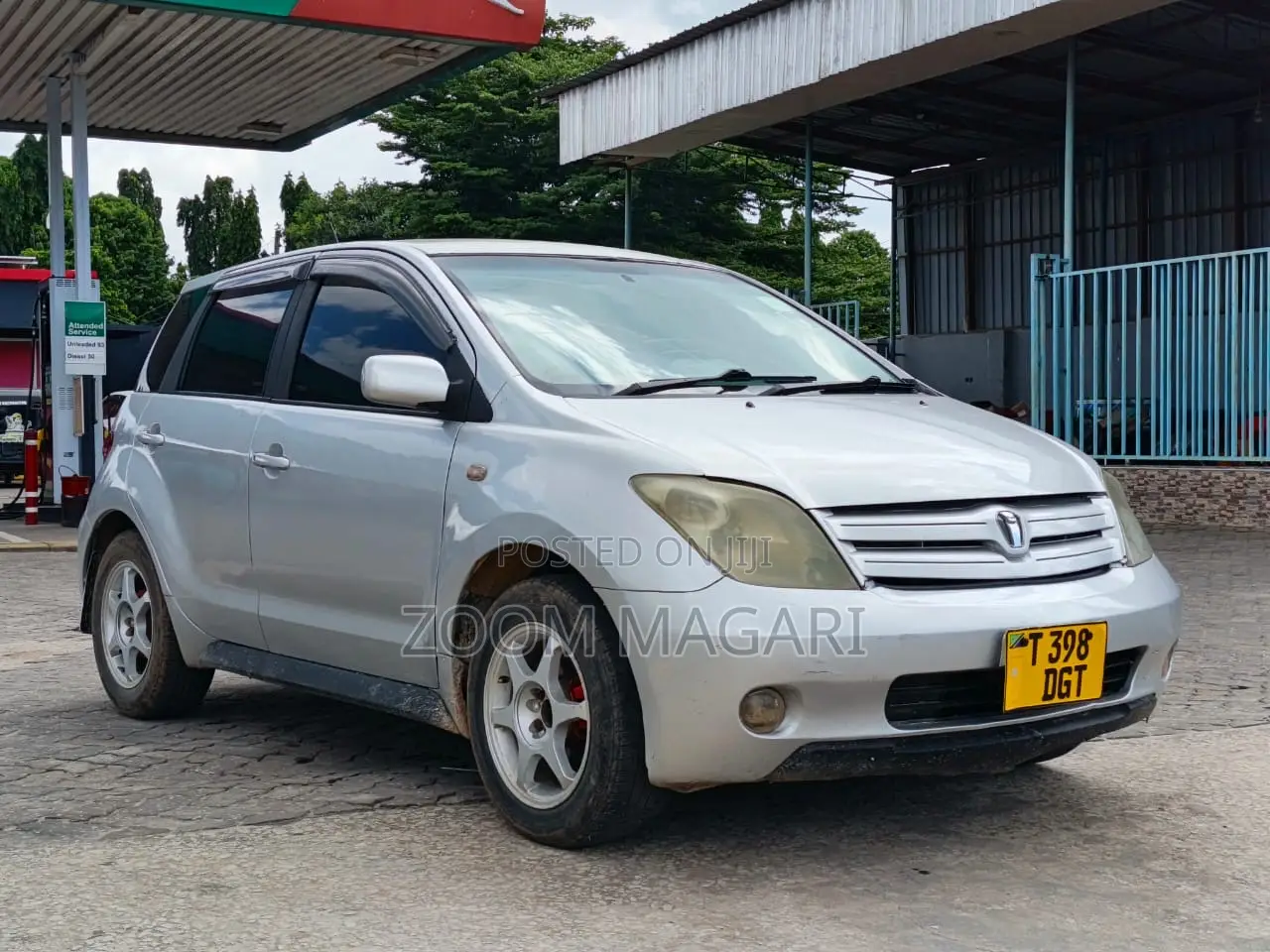 Toyota IST 2003 Silver