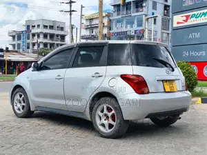 Toyota IST 2003 Silver