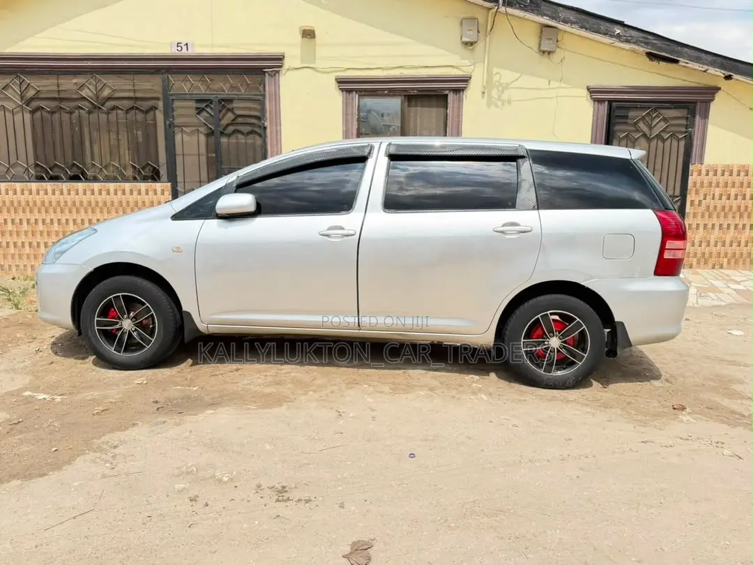 Toyota Wish 2010 Silver