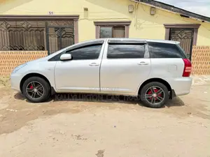 Toyota Wish 2010 Silver