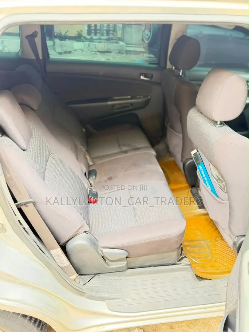 Toyota Wish 2010 Silver