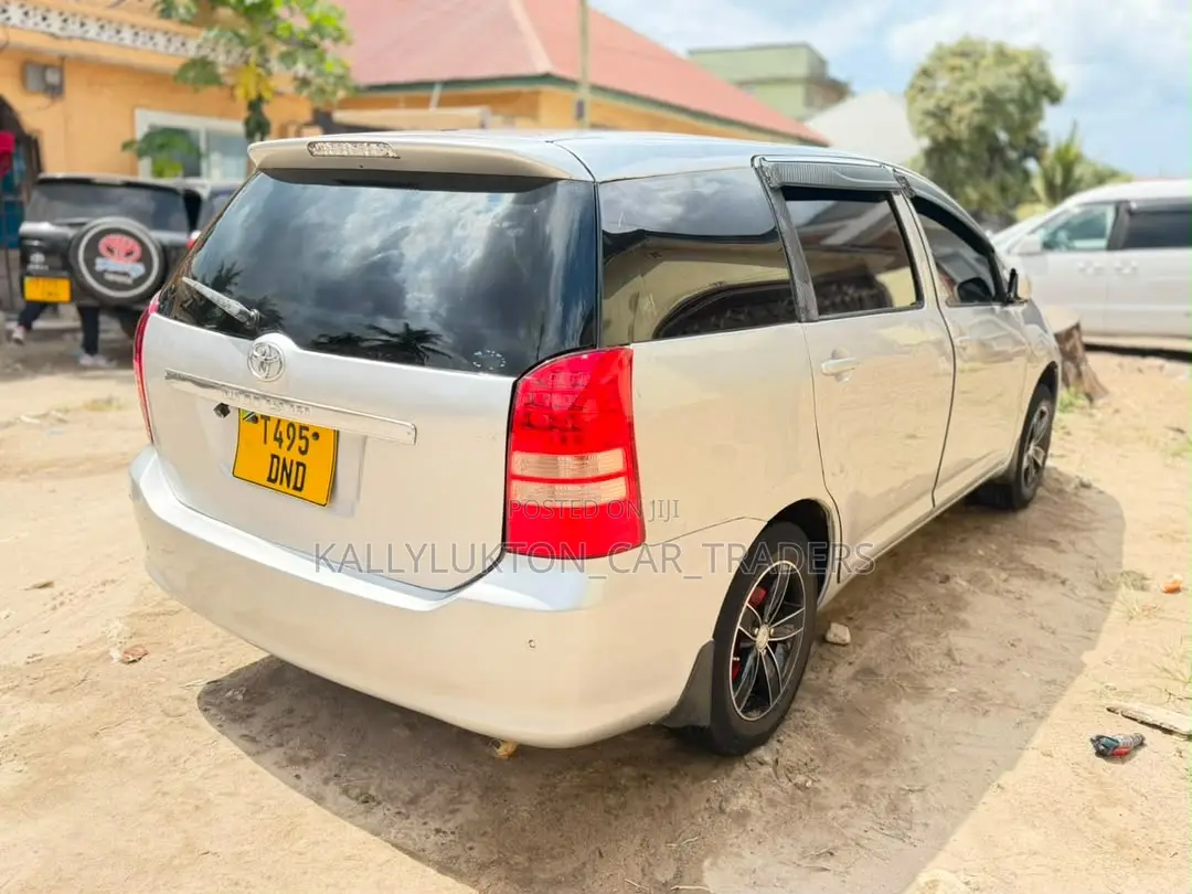 Toyota Wish 2010 Silver