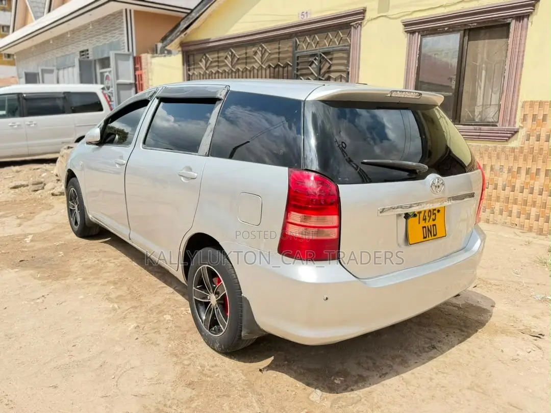 Toyota Wish 2010 Silver