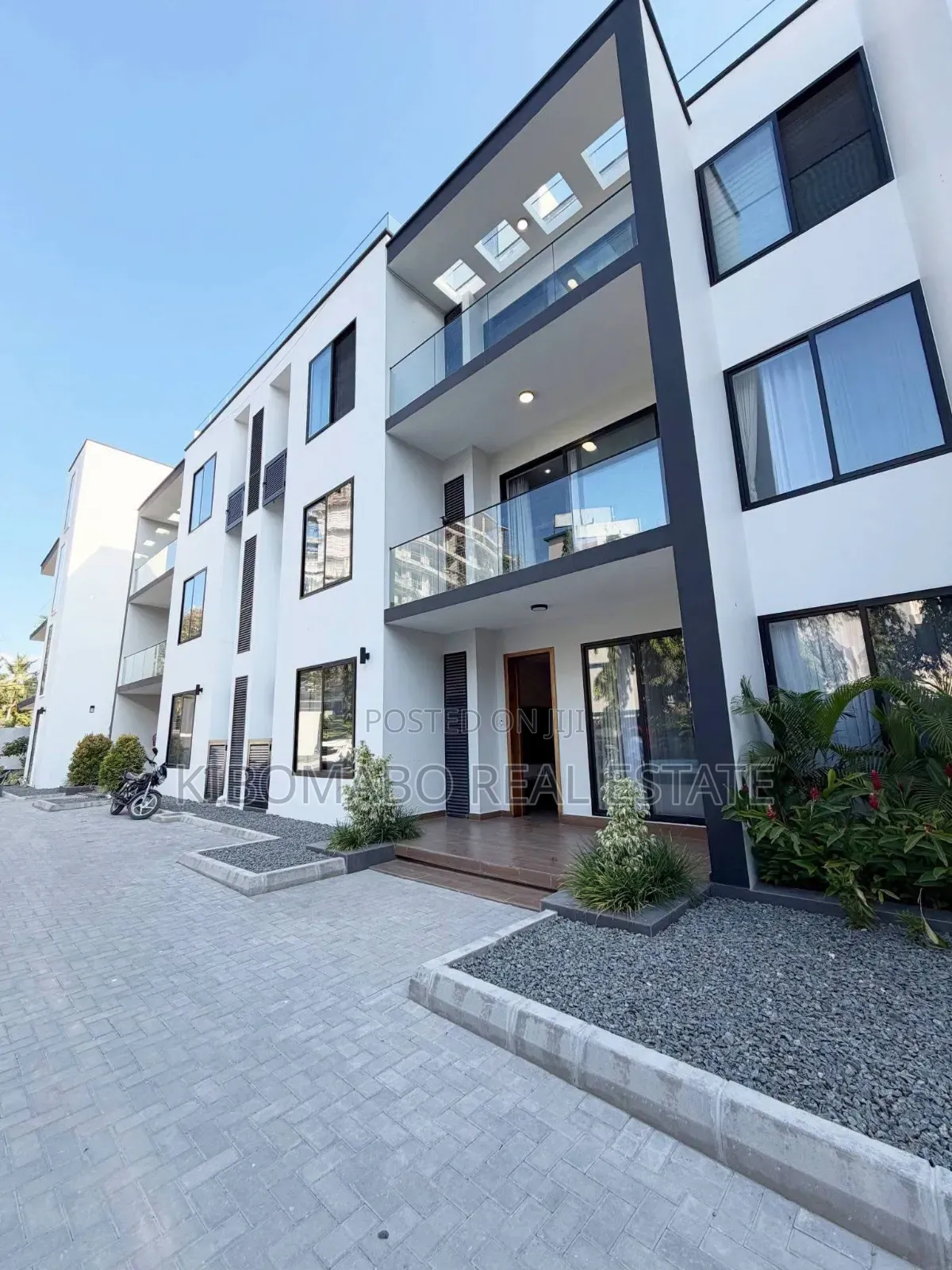 Furnished 5bdrm Villa in Masaki for rent