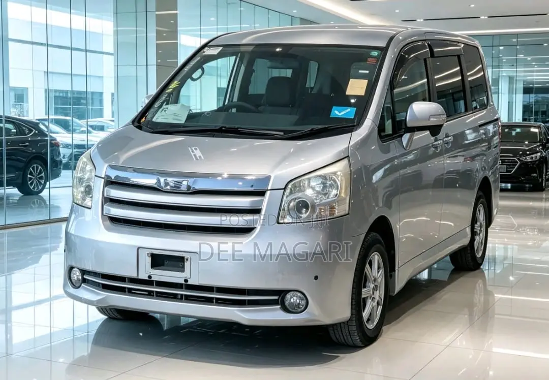 Toyota Noah 2008 Silver