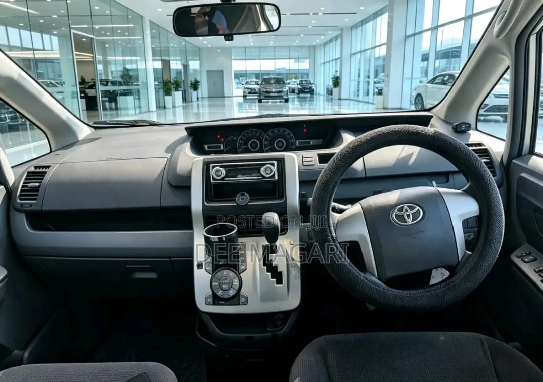 Toyota Noah 2008 Silver