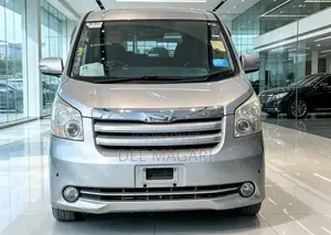 Toyota Noah 2008 Silver