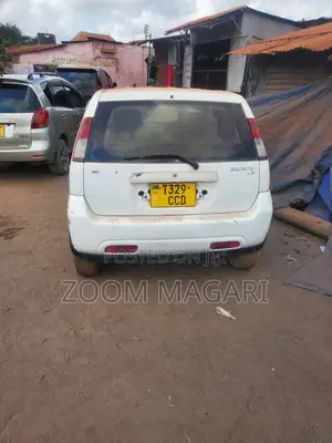Suzuki Swift 2004 White